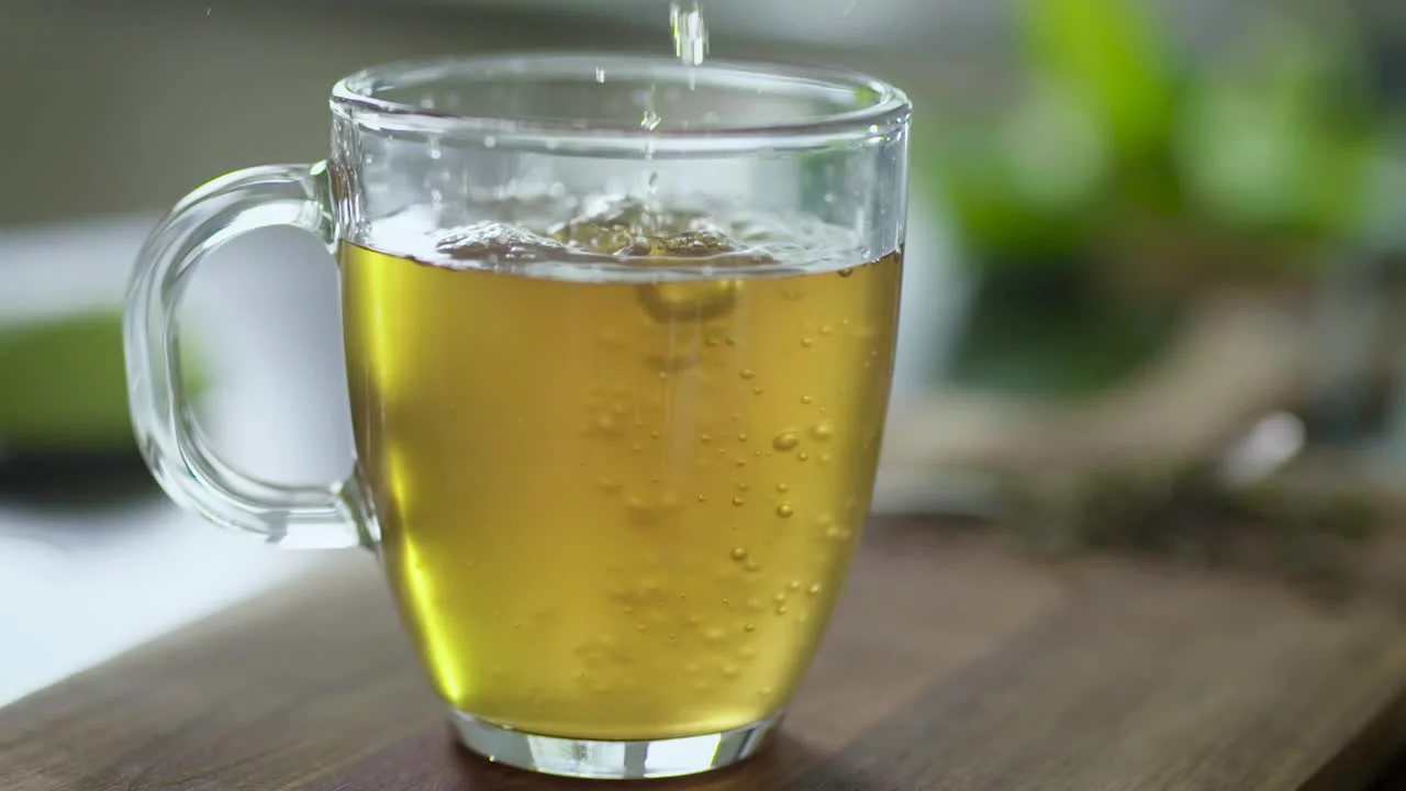 Farrow & Ball Bancha No.298 Gloss Metal & Wood Paint, 750ml - Image 2