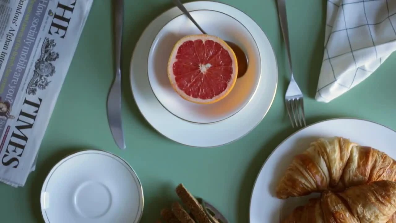 Farrow & Ball Estate Breakfast Room Green No.81 Matt Emulsion Paint, 2.5L - Image 2