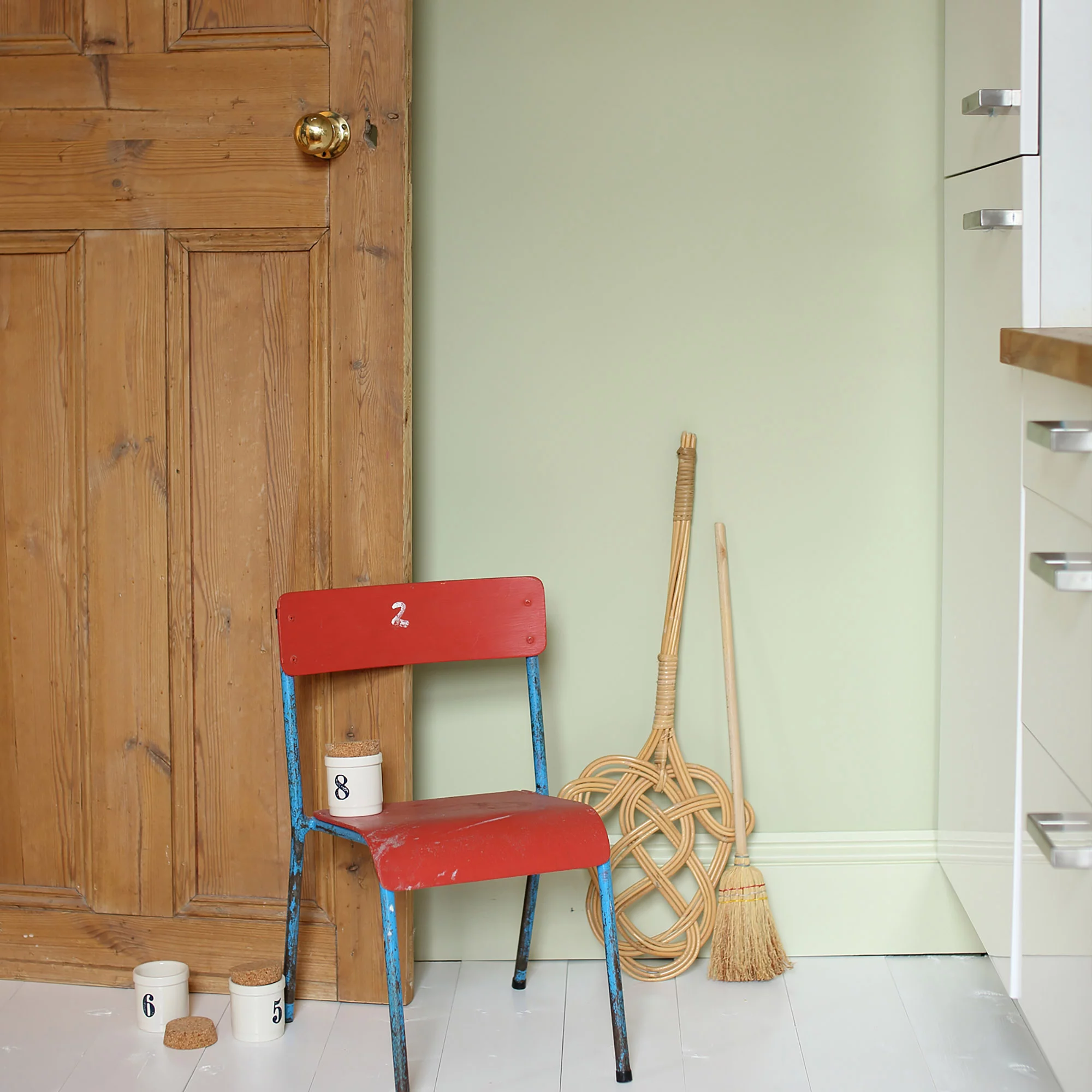 Farrow & Ball Estate Cooking Apple Green No.32 Eggshell Paint, 750ml - Image 4