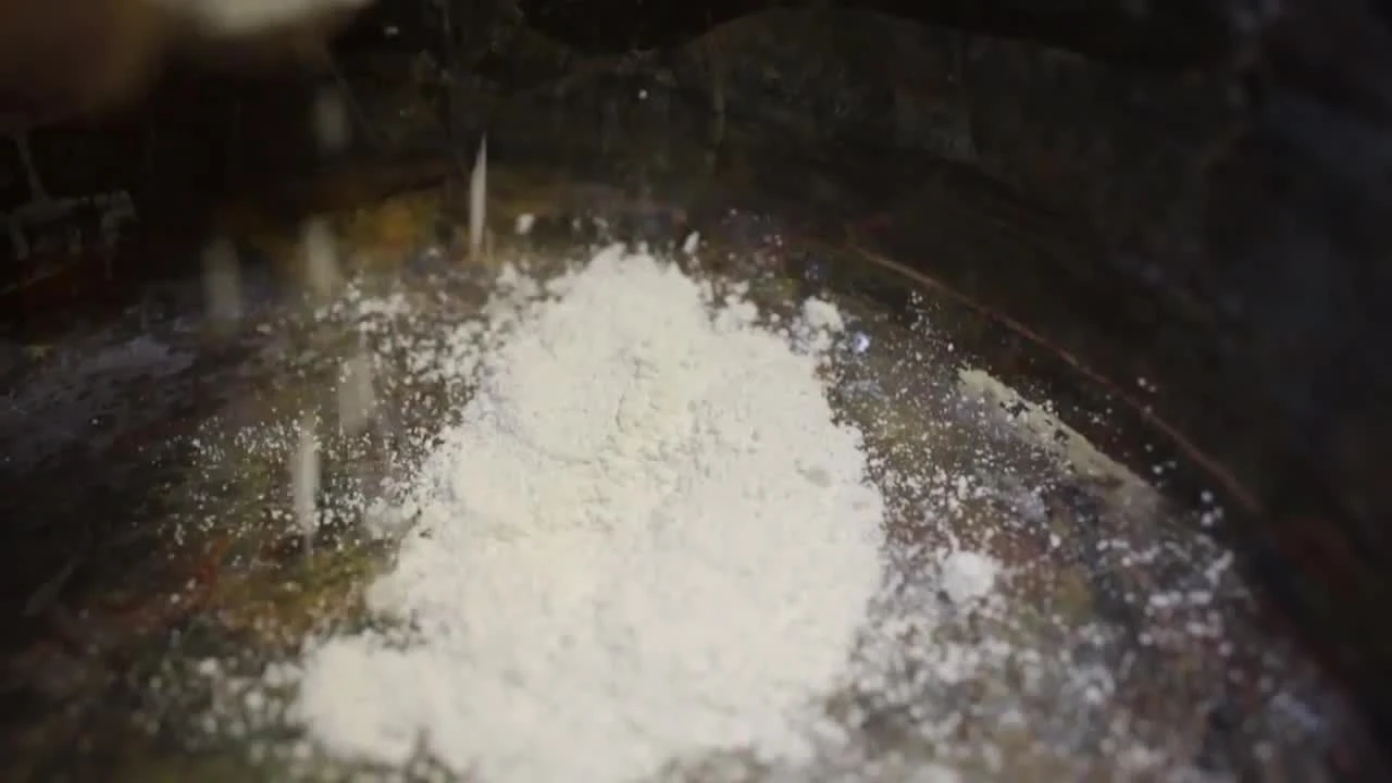 Farrow & Ball Estate Lime White No.1 Matt Emulsion Paint, 2.5L - Image 2