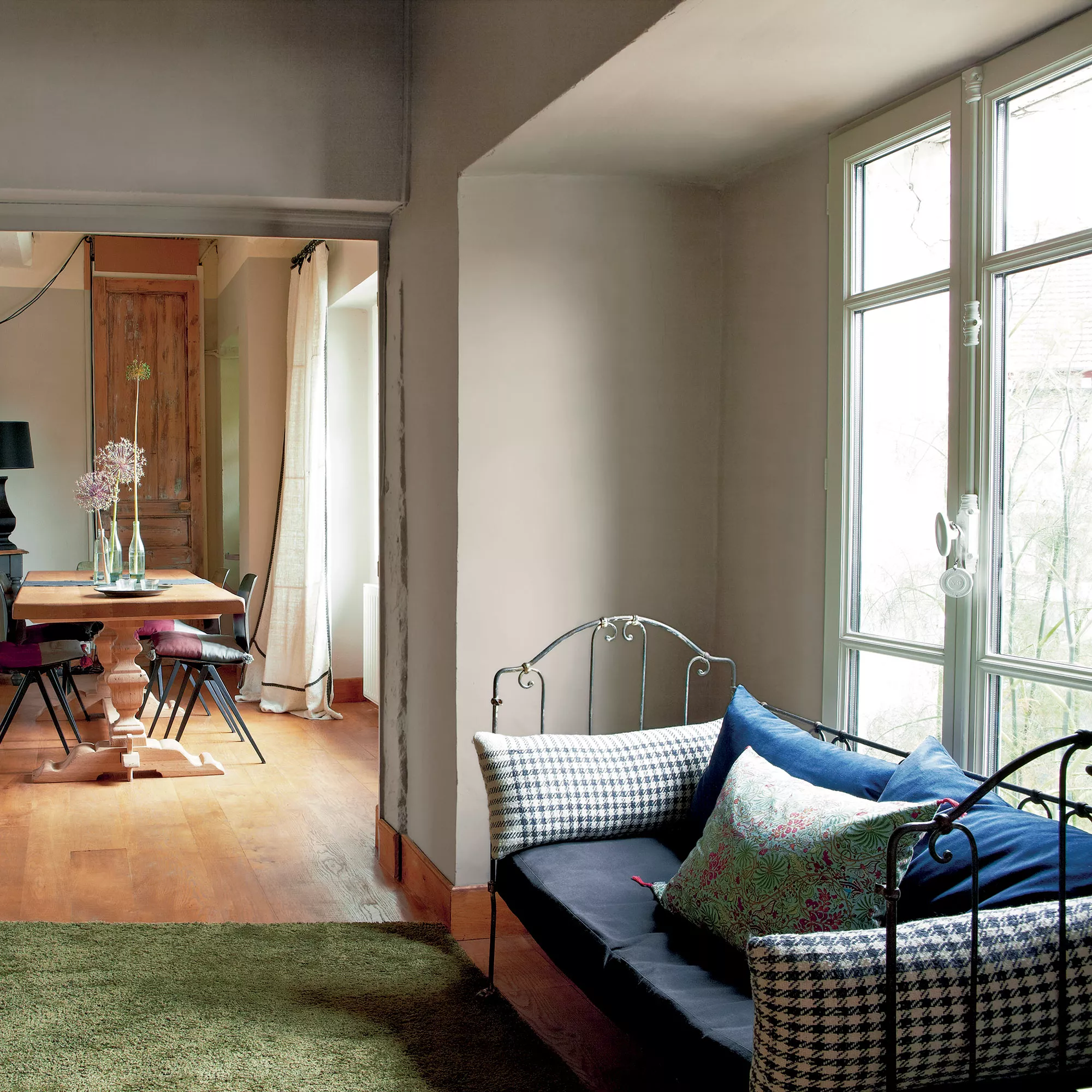 Farrow & Ball Modern Charleston Gray No.243 Matt Emulsion Paint, 2.5L - Image 4