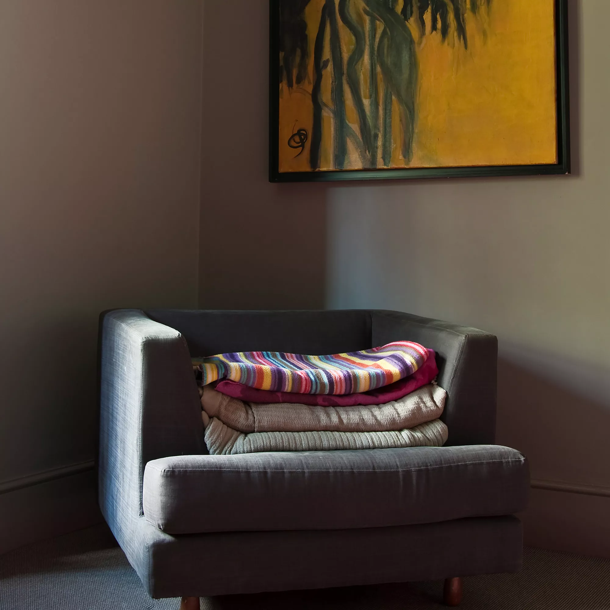 Farrow & Ball Modern Light Gray No.17 Matt Emulsion Paint, 2.5L - Image 4