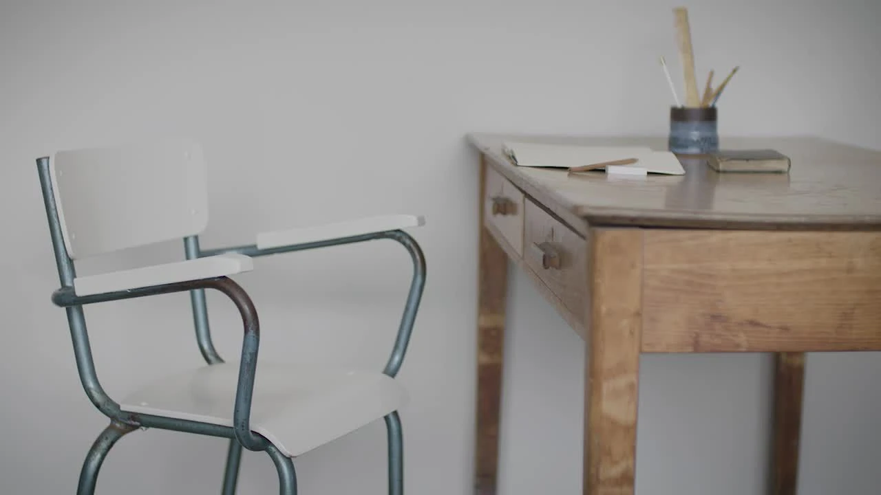 Farrow & Ball Modern School House White No.291 Matt Emulsion Paint, 2.5L - Image 2