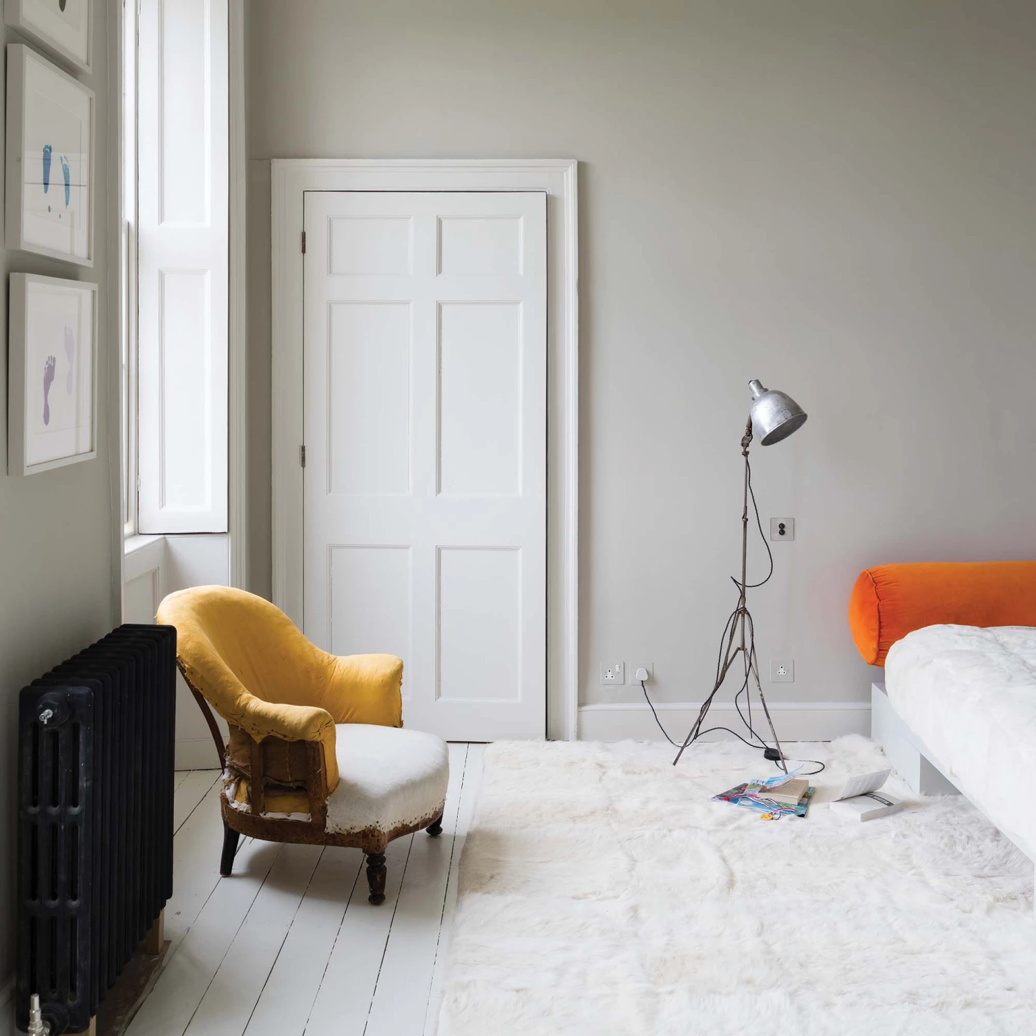 Farrow & Ball Modern Skimming Stone No.241 Eggshell Paint, 2.5L - Image 4