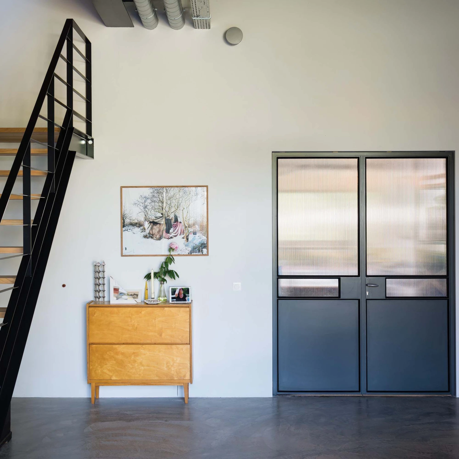 Farrow & Ball Modern Strong White No.2001 Eggshell Paint, 2.5L - Image 4