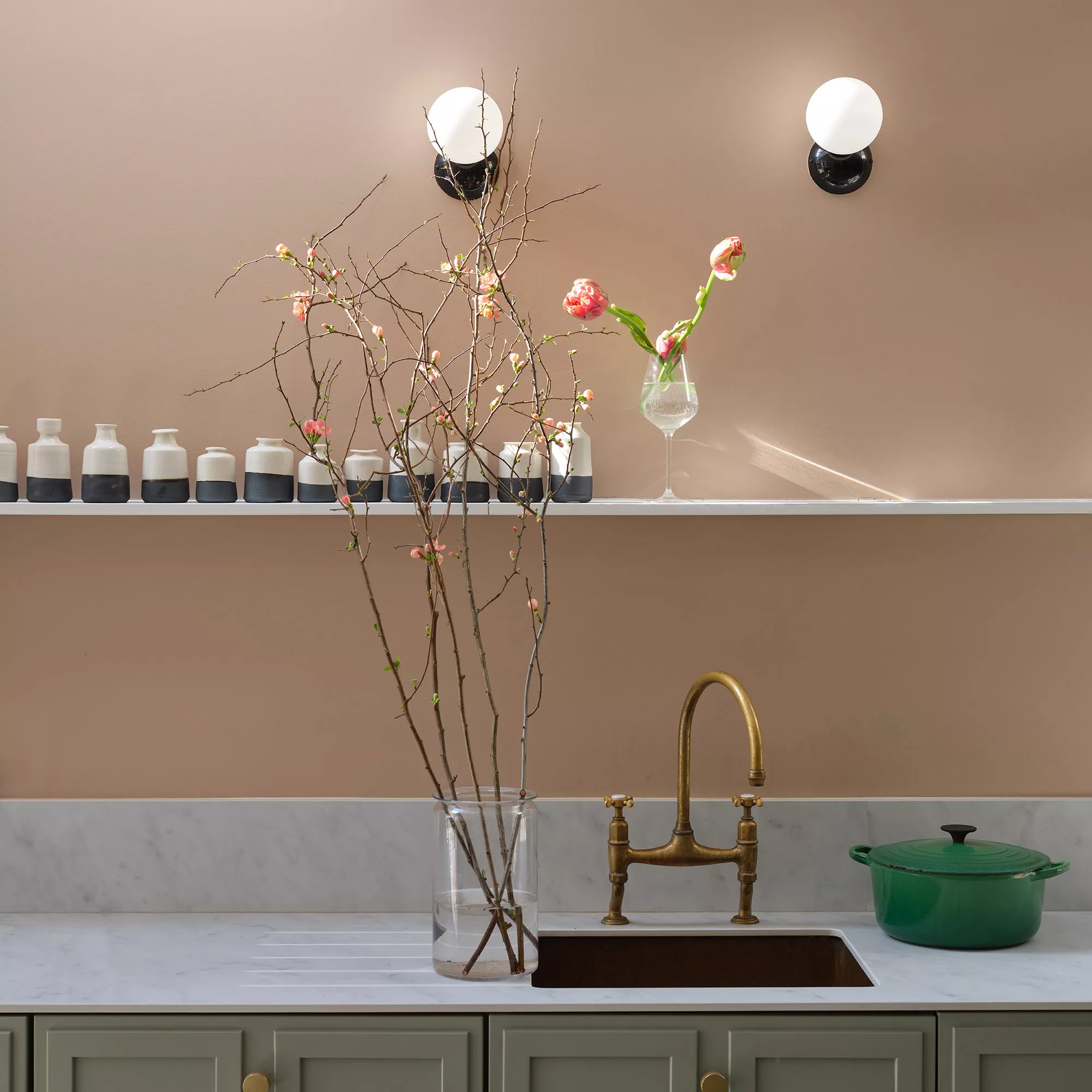 Farrow & Ball Modern Templeton Pink No.303 Matt Emulsion Paint, 2.5L - Image 4