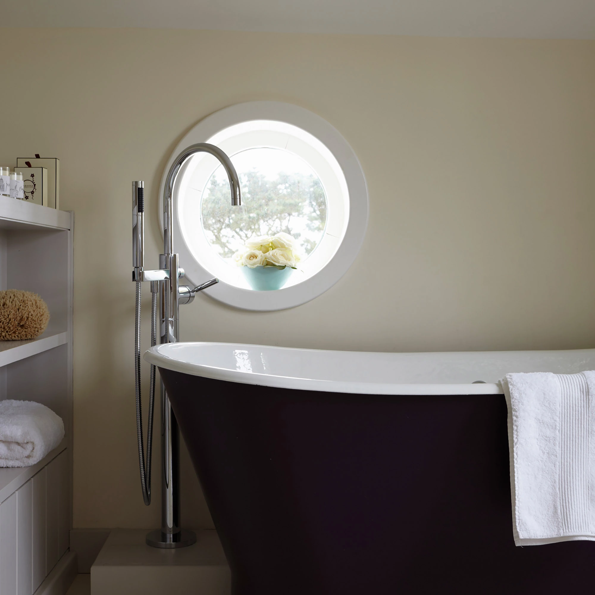 Farrow & Ball Modern White Tie No.2002 Eggshell Paint, 750ml - Image 4