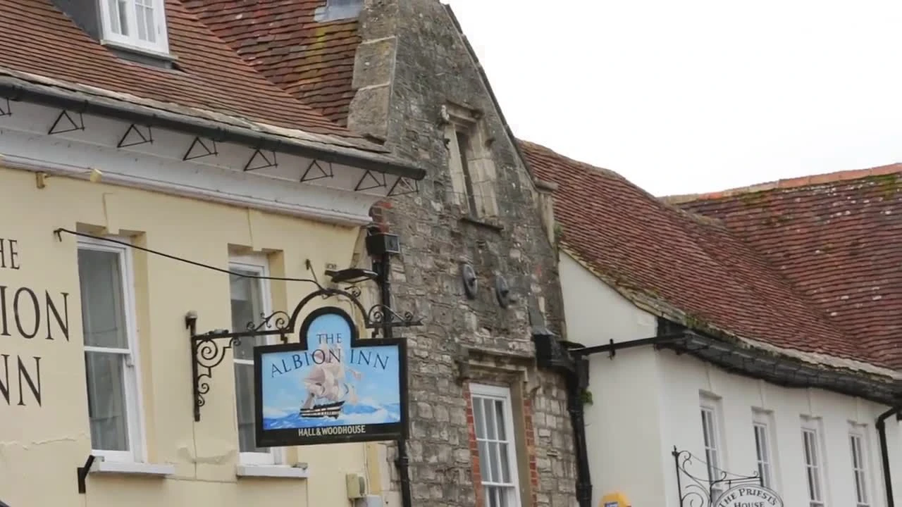 Farrow & Ball Modern Wimborne White No.239 Matt Emulsion Paint, 2.5L - Image 2